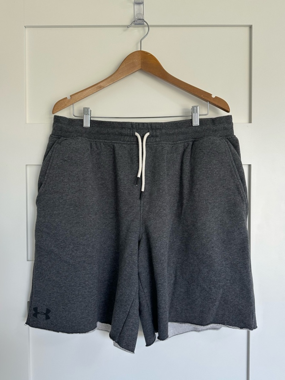 Under Armour Men’s Charcoal Gray Fleece Shorts Size XXL